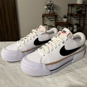 Women’s Nike Court Legacy Lift
